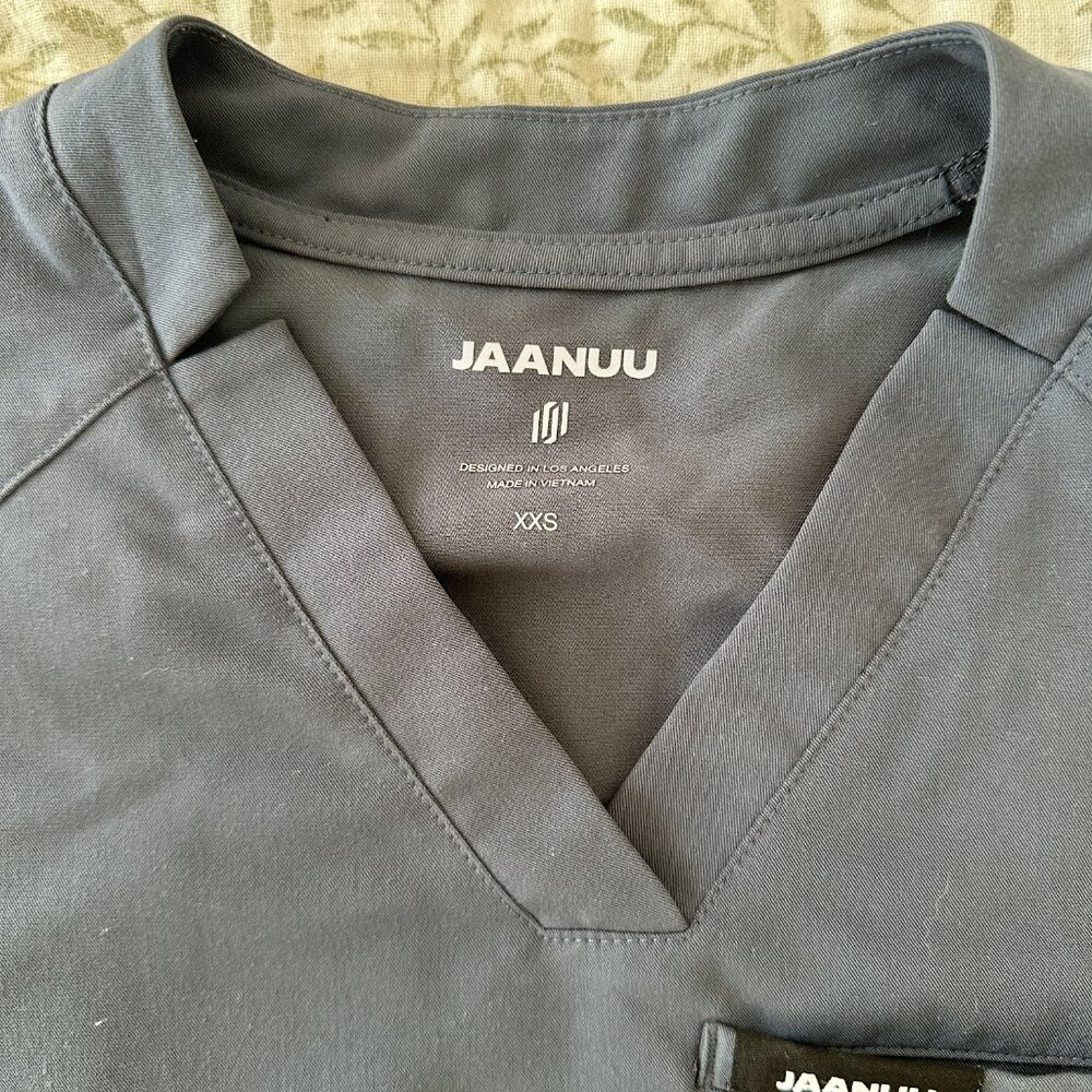 Carbon Gray Jaanuu Scrub Set - Picture 2 of 4